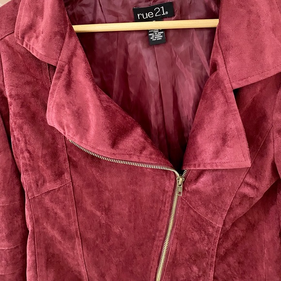 Rue21 Women’s Maroon Jacket Asymmetrical Zip Up with Collar Size M - Picture 3 of 4